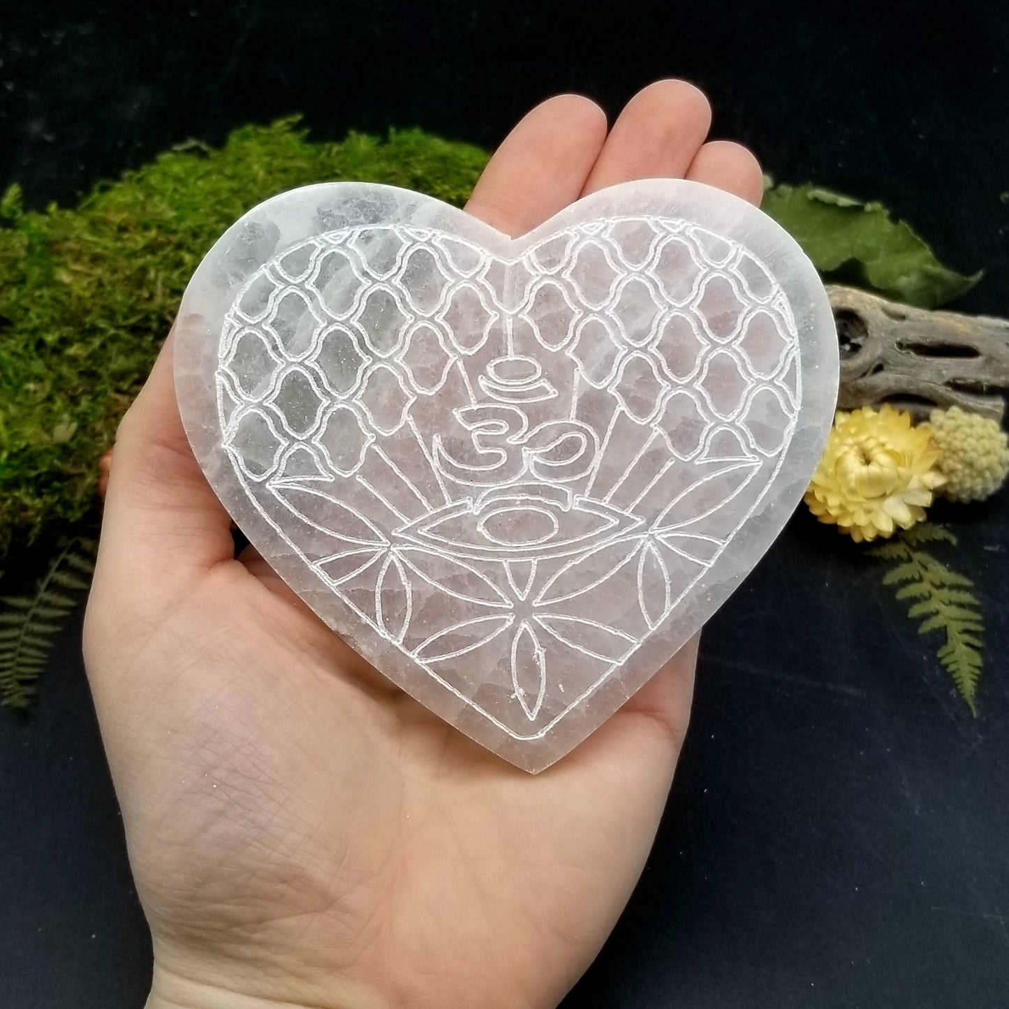 Selenite Charging Plate - Heart (Om)