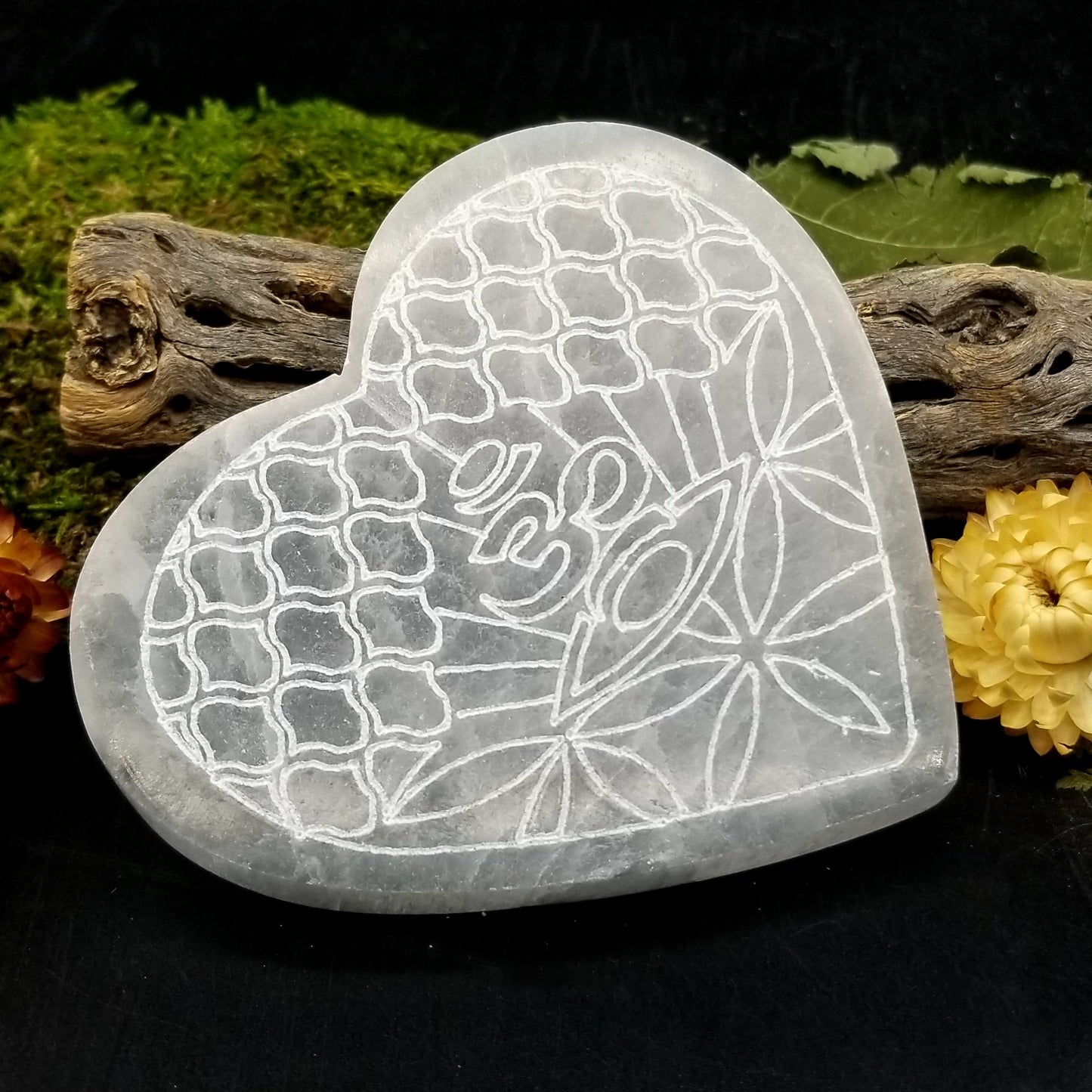 Selenite Charging Plate - Heart (Om)