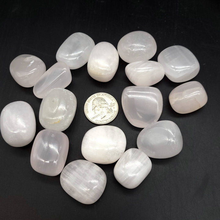 Mangano Calcite Tumbled Stone (UV Reactive) - Funky Stuff