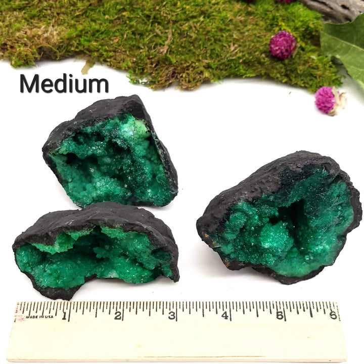 Green Quartz Geode (Dyed) - Funky Stuff