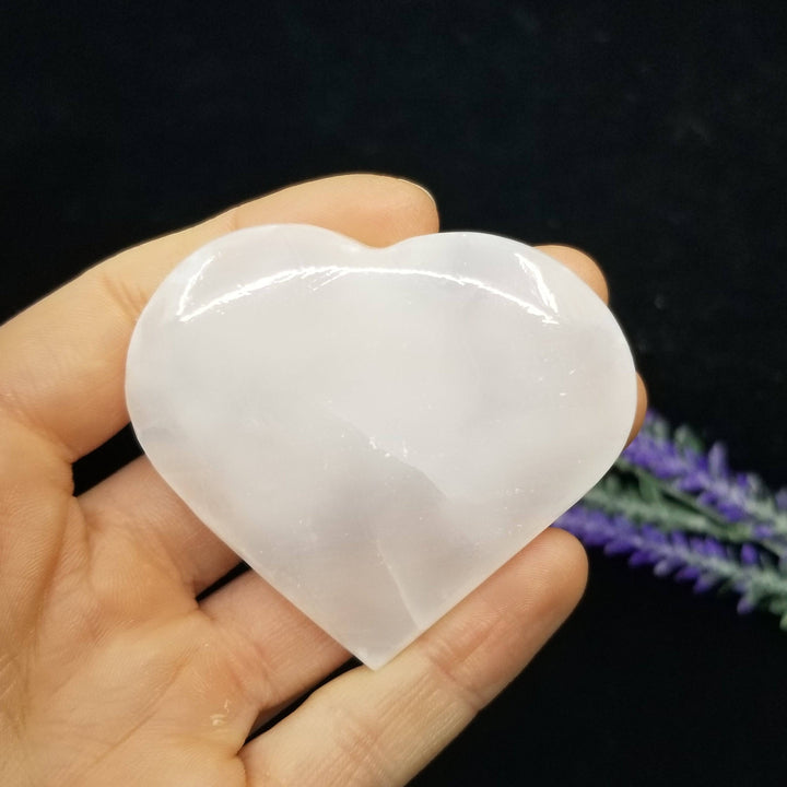 Mangano Calcite Heart (UV Reactive) - Funky Stuff