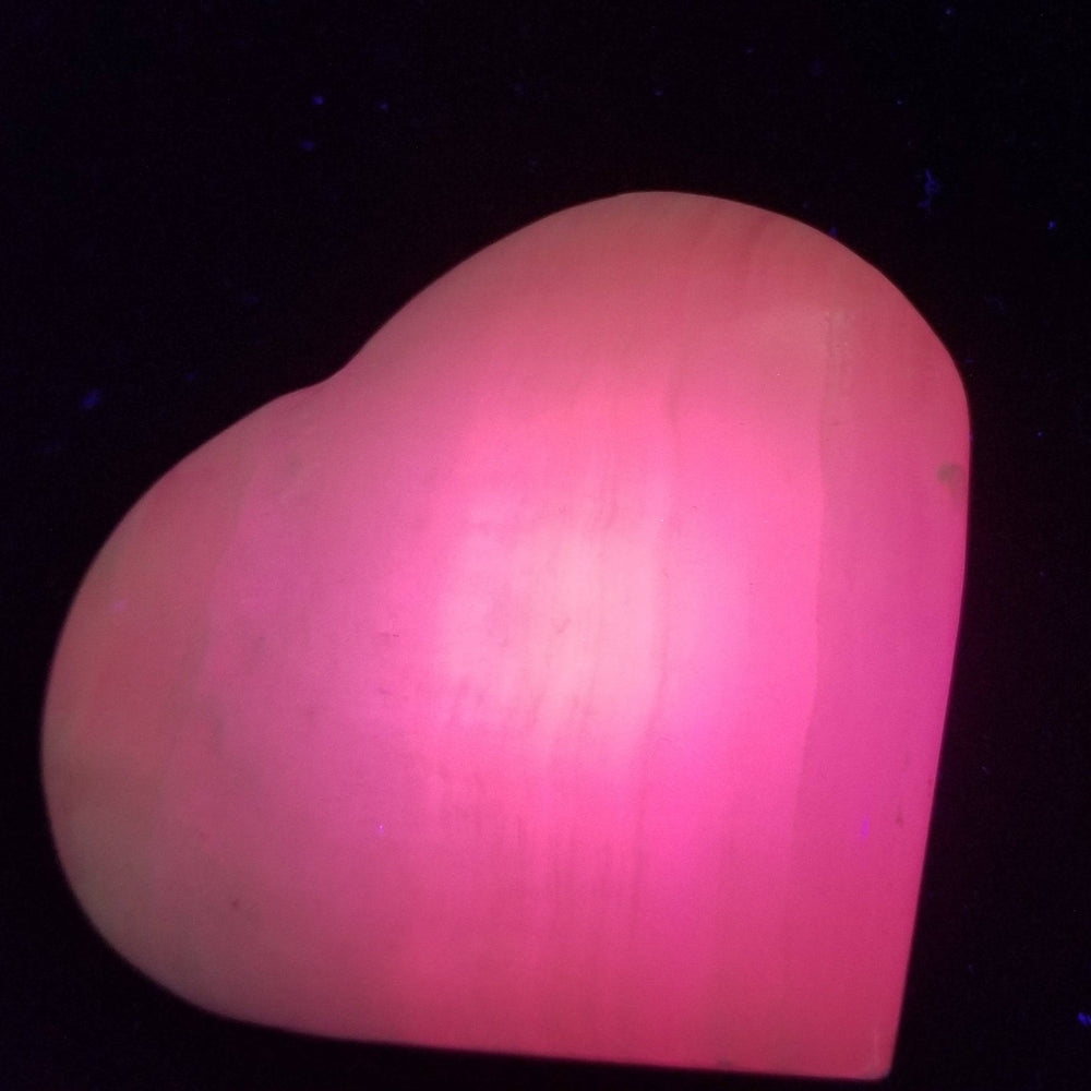 Mangano Calcite Heart (UV Reactive) - Funky Stuff